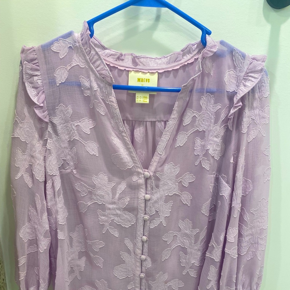 Maeve by Anthropologie lilac flowy top, button down style